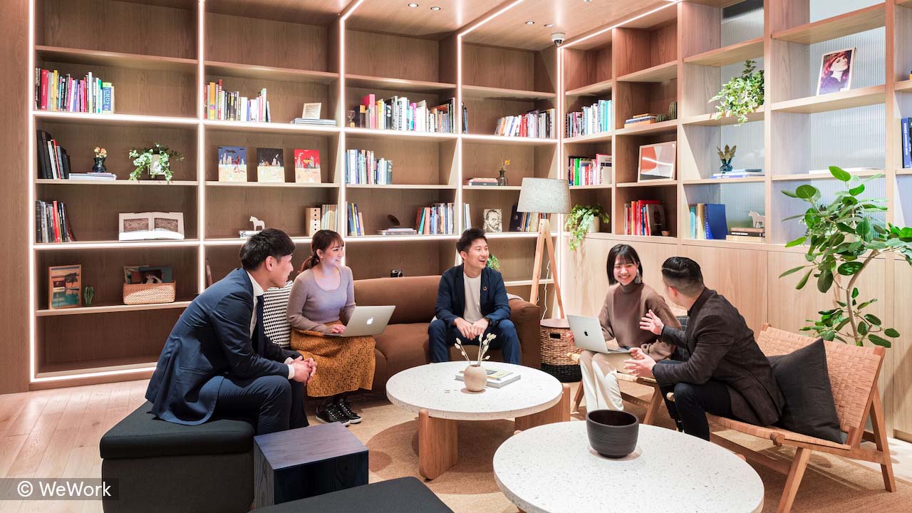 WeWork LINKS UMEDA のライブラリラウンジ(写真提供: WeWork)